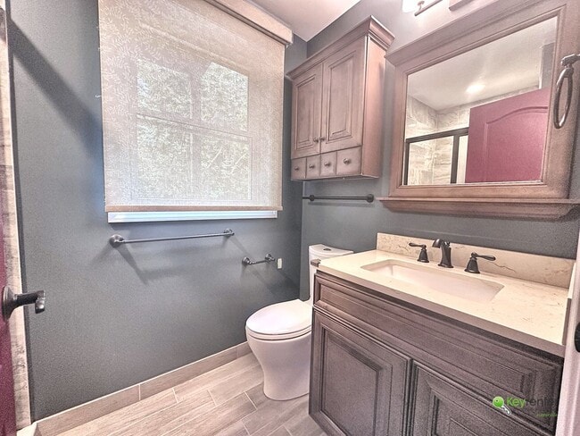 Building Photo - 371 Larchmont Ct