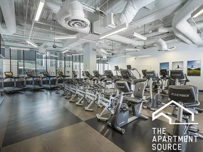 Building Photo - 225 N Columbus Dr