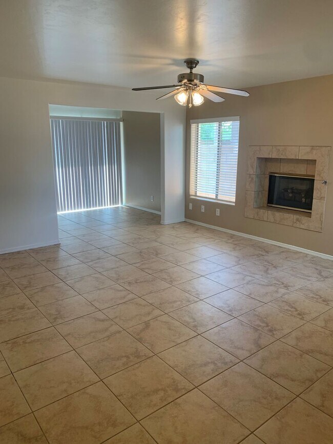 Building Photo - 8980 E Speedway Blvd