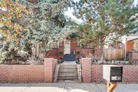 Building Photo - High End Remodel Near RiNo