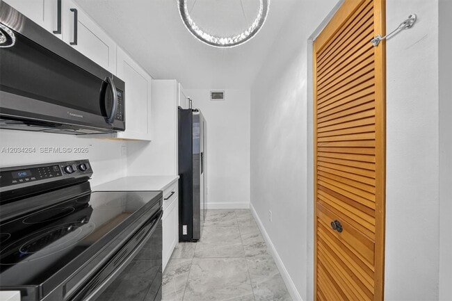 Building Photo - 8540 SW 212th St