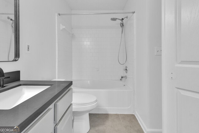 Building Photo - 9155 Nesbit Ferry Rd