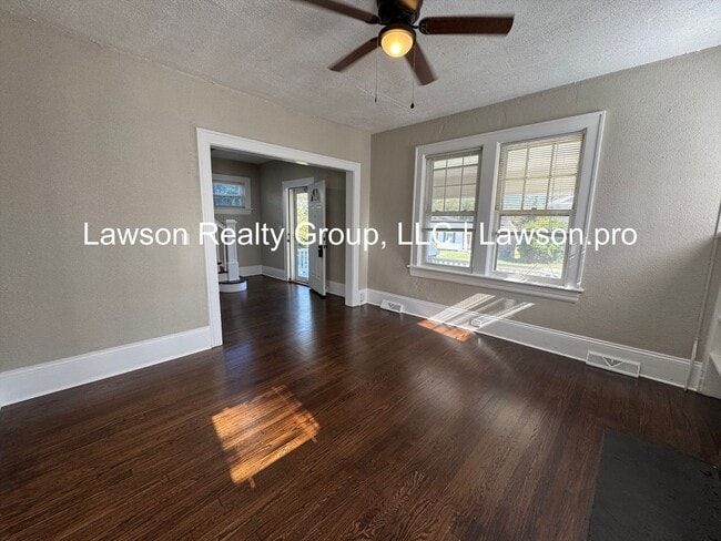 Building Photo - Updated Four Bedroom Home Close to Downtown Roanoke!