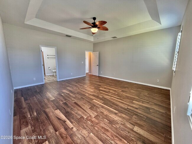 Building Photo - 1453 Santa Anna St SE