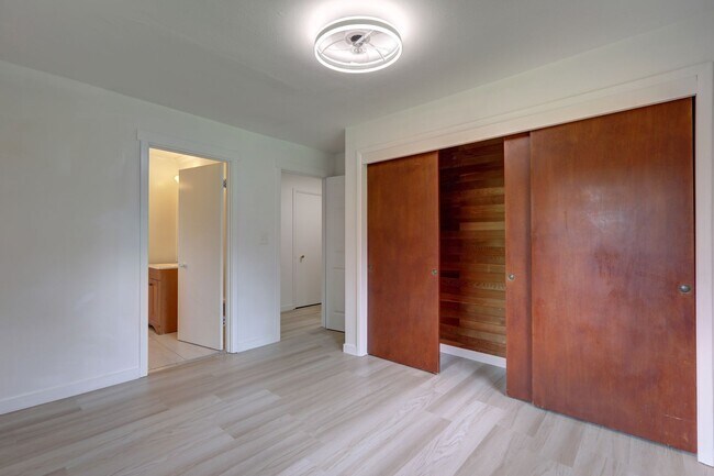 Building Photo - Large Renton Highlands Rambler with Grand ...