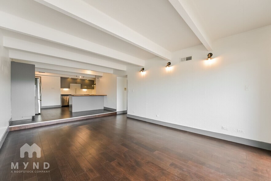 Building Photo - 8060 E Girard Ave
