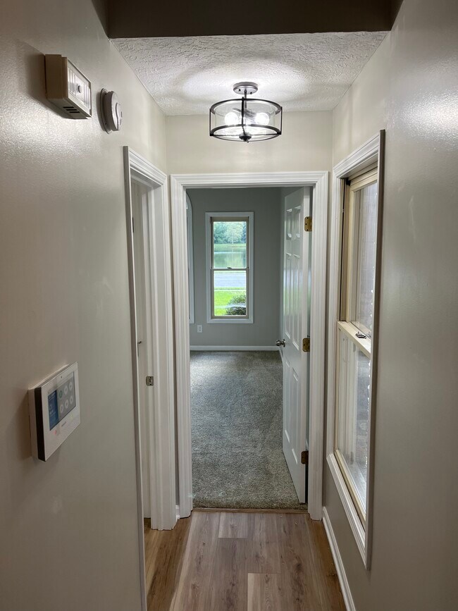 Building Photo - 10728 Lexington Dr