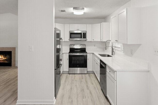 Building Photo - 334 Calhoun Ave