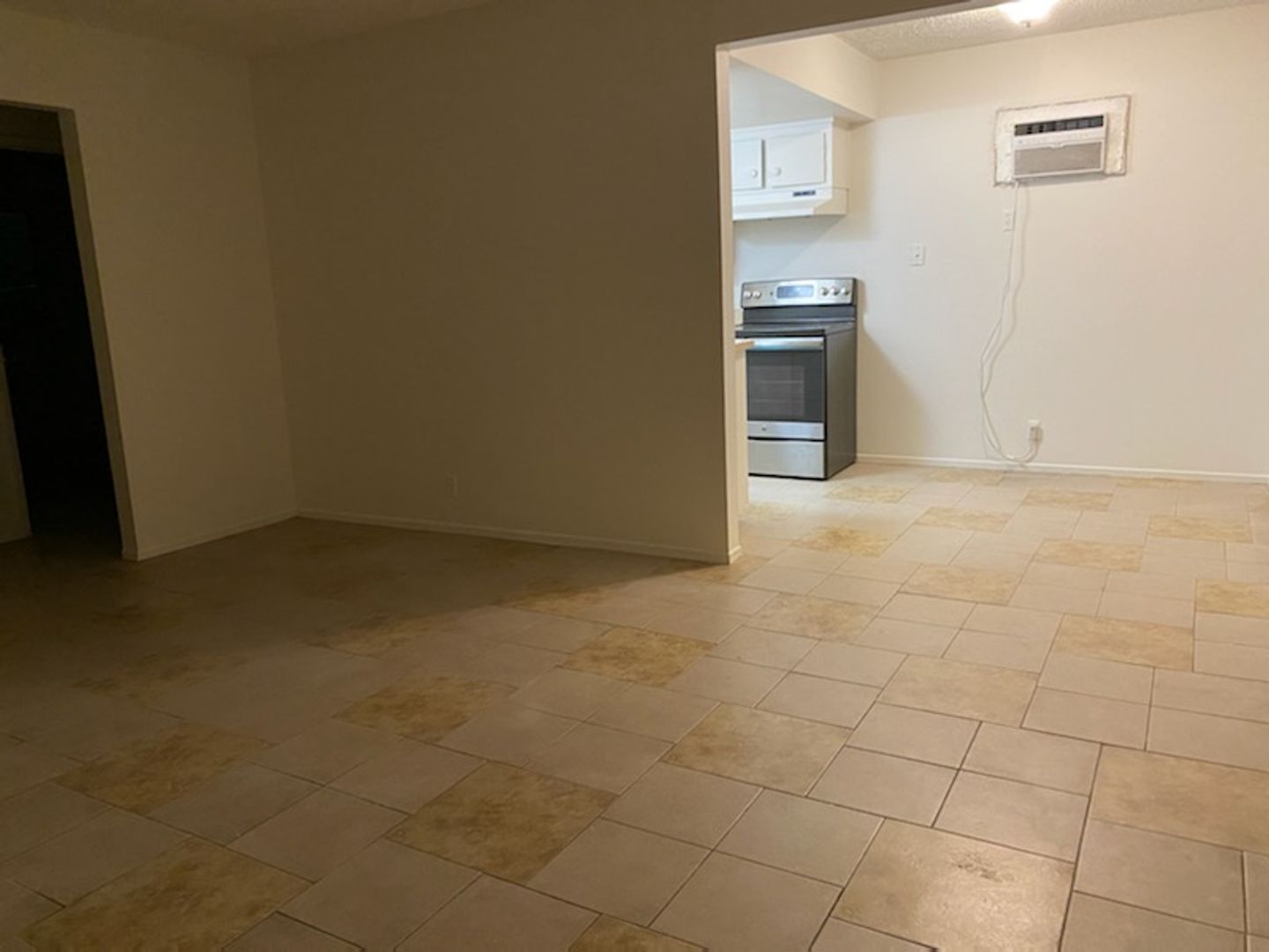 Building Photo - Maple 2