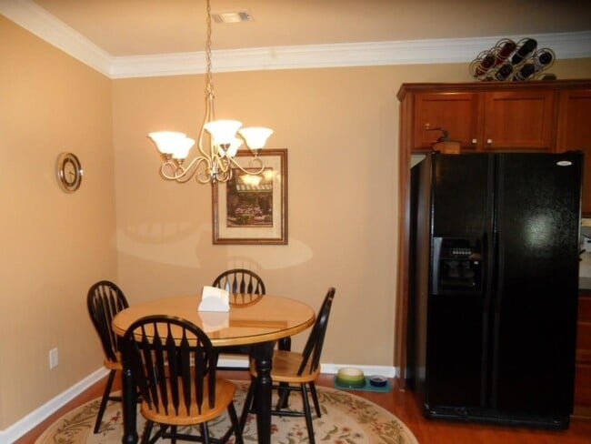 Building Photo - 5040 Hastings Terrace