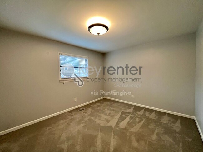 Building Photo - 4704 Privateer Rd