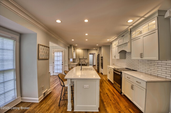 Building Photo - 711 Bedfordshire Rd