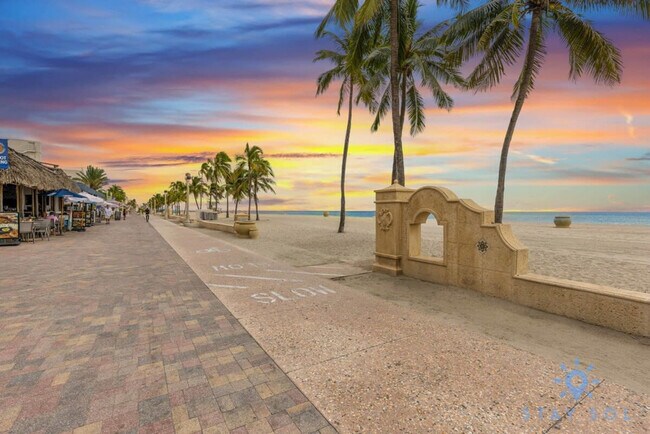 Building Photo - 777 N Ocean Dr