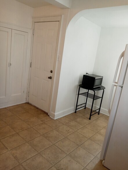 Building Photo - 1210 Erie St