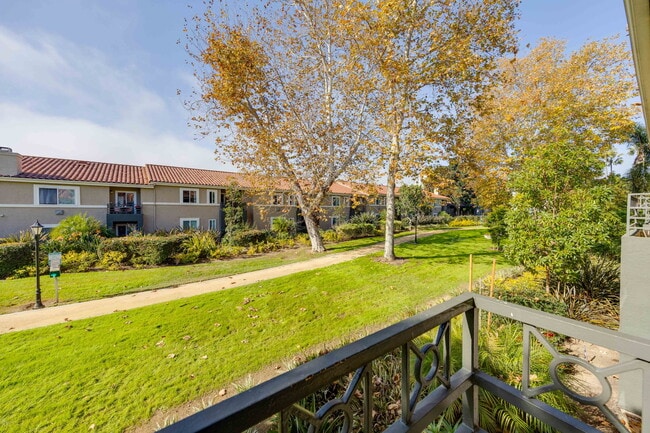 Building Photo - 7505 Charmant Dr