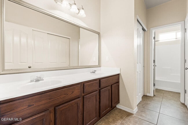 Building Photo - 7237 Jericho Tree Dr