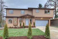 Building Photo - All inclusive master suite with private ba...