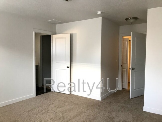 Building Photo - 1454 S 520 W