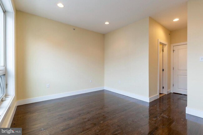 Building Photo - 838 N 15th St