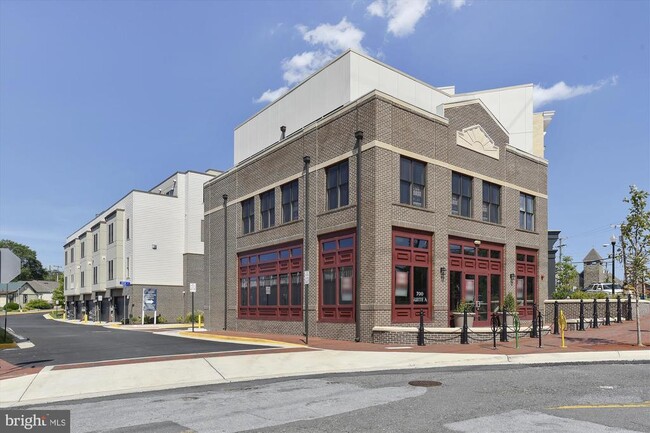 Building Photo - 13358 Sherwood Park Ln