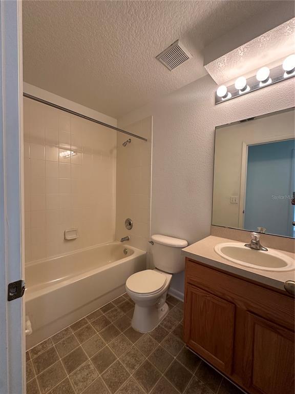 Building Photo - 12640 Somerset Oaks St