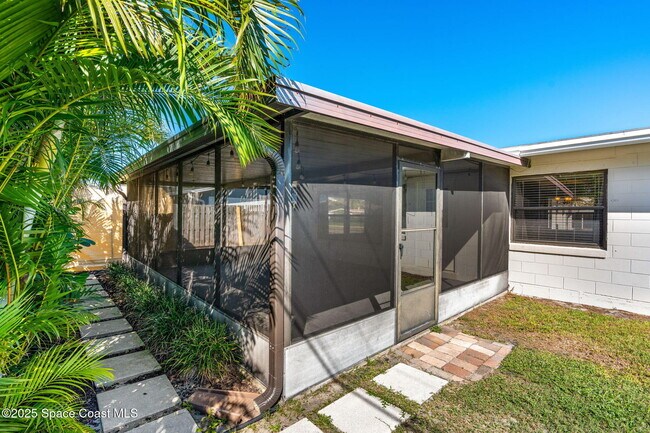 Building Photo - 1375 Crevalle Ave