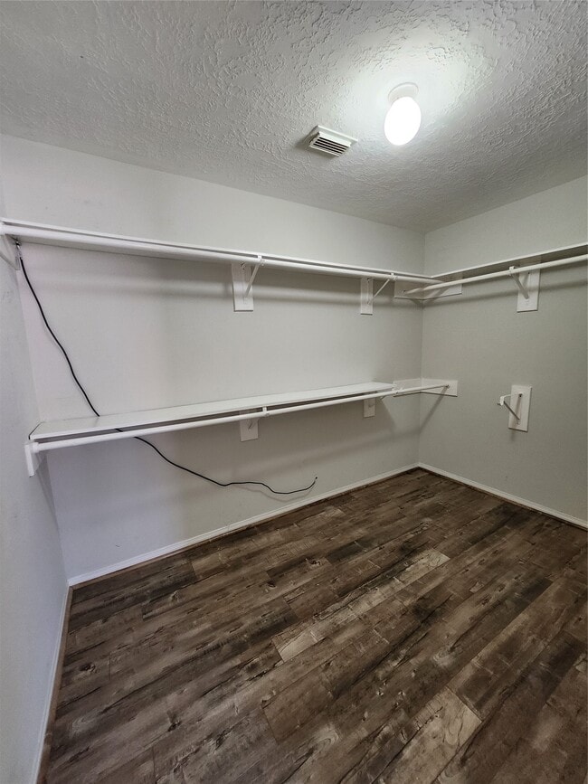 Building Photo - 14335 Berrington Dr