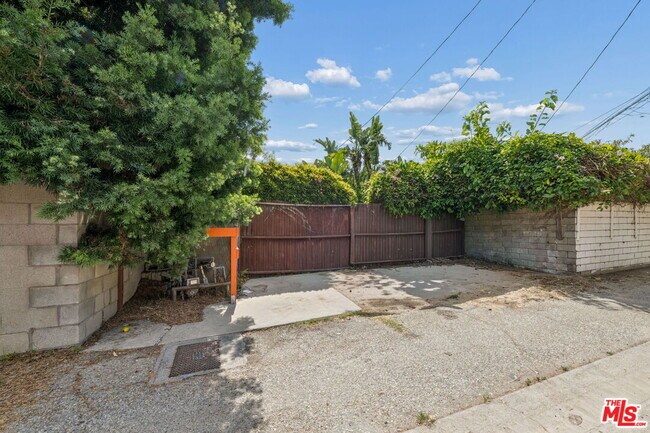 Building Photo - 1377 Appleton Way