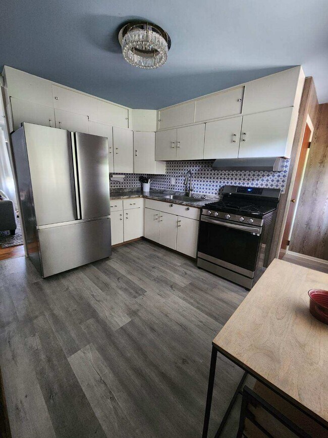 Building Photo - 133 Belmont Ave