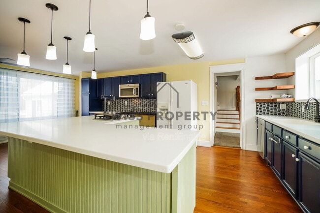 Building Photo - 487 W Johnstown Rd