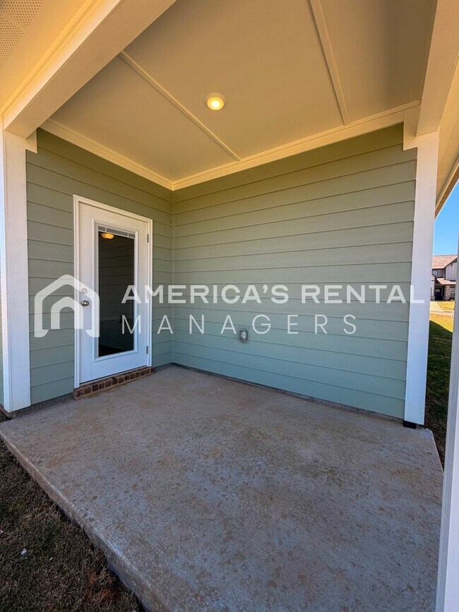 Building Photo - Modern Living in Havenridge! Sign a 13-month lease by 5/15/2026 and receive a leasing incentive e...