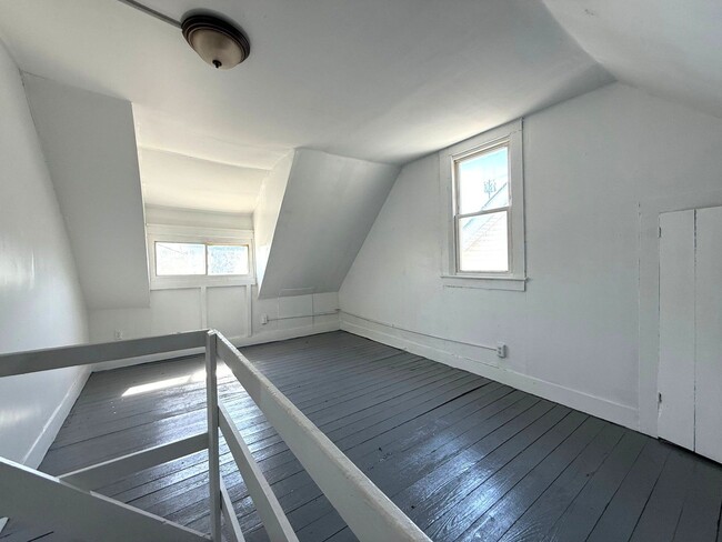 Building Photo - Spacious 4-Bedroom Home with Bonus Features