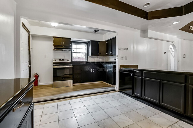 Building Photo - 1774 Bolling Ave