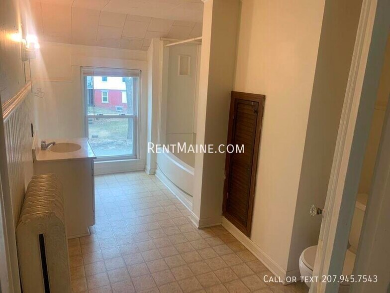 Building Photo - 75 Ohio St