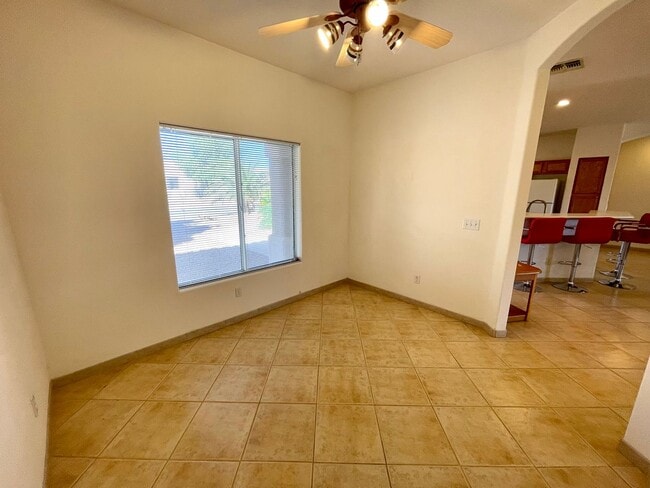 Building Photo - Large 2 Bedroom Home off the Parkway!