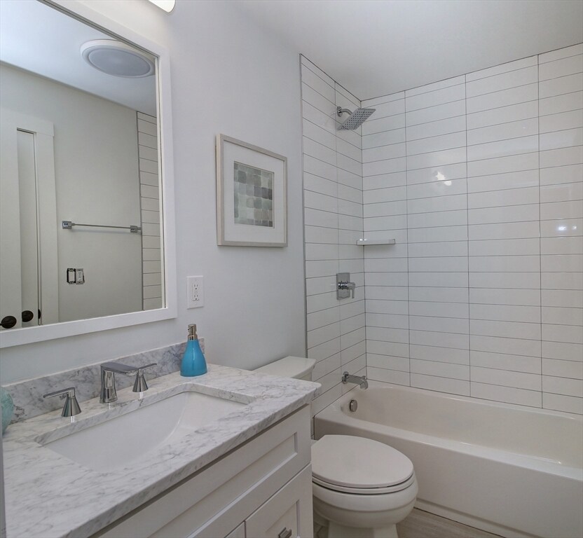 Building Photo - 50 Border St