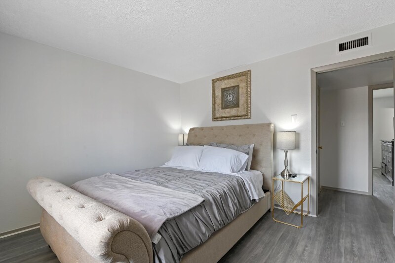 Building Photo - 1819 E Grauwyler Rd