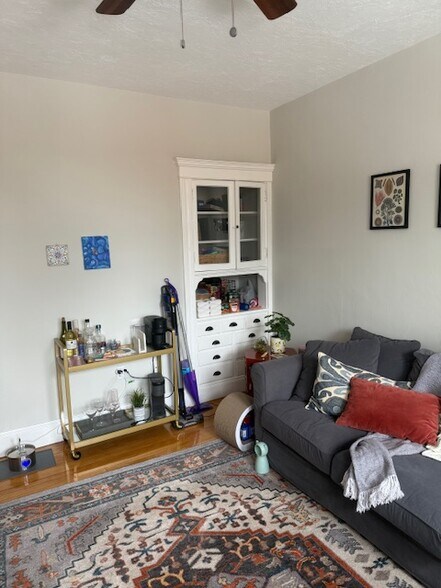 Building Photo - 12 Farrington Ave