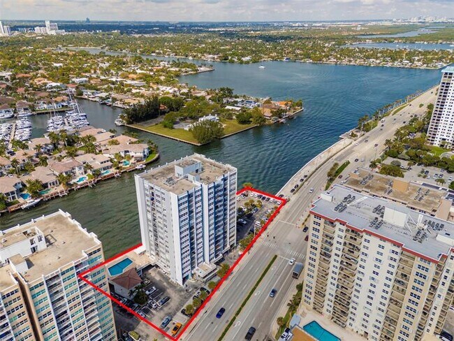 Building Photo - 1400 S Ocean Dr