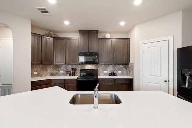 Building Photo - 2471 Sunrise Rd