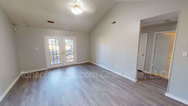 Building Photo - 1552 Shoally Creek Rd