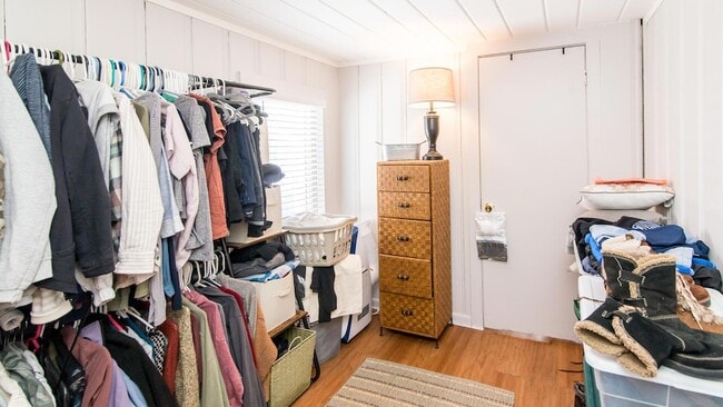 Building Photo - 11291 E Shore Dr