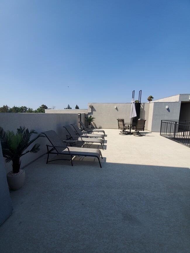 Building Photo - 11312 Huston St