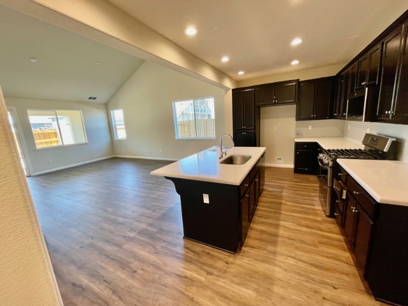 Building Photo - 658 Arlington Wy