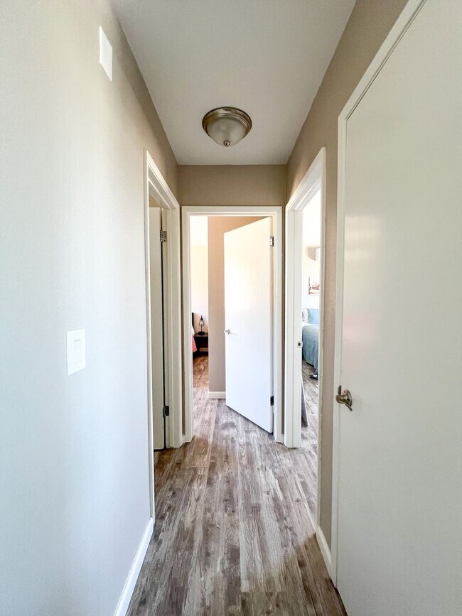 Building Photo - 60721 Alta Loma Dr