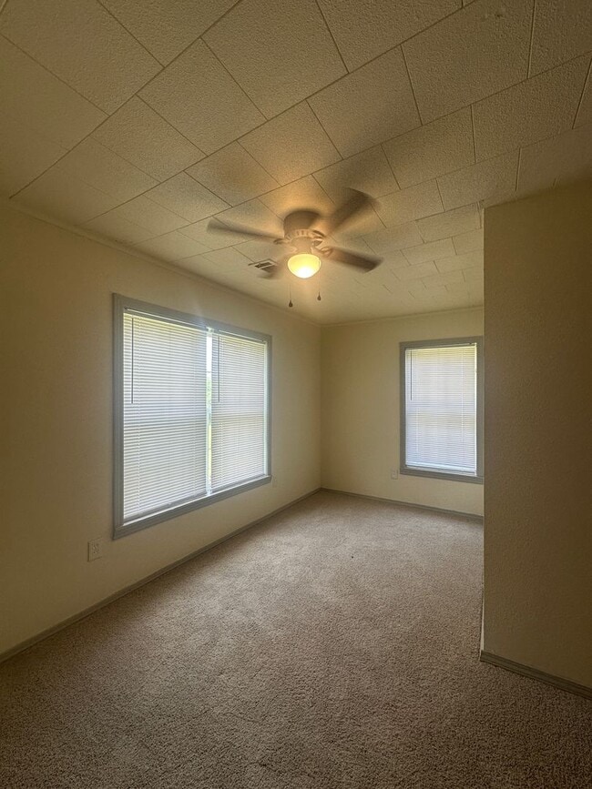 Building Photo - 171 Rudy Rd