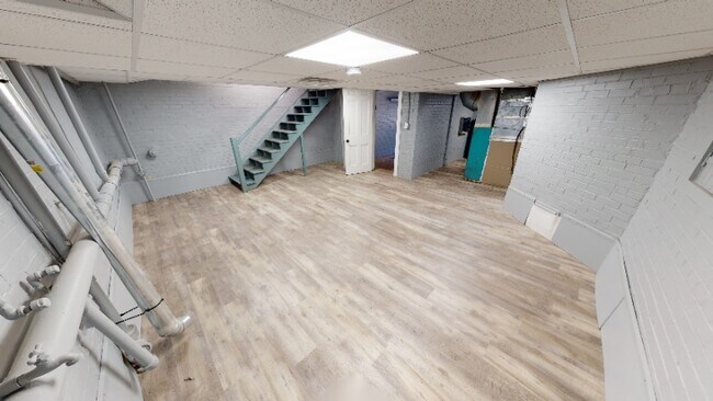 Building Photo - 508 Thomas Rd