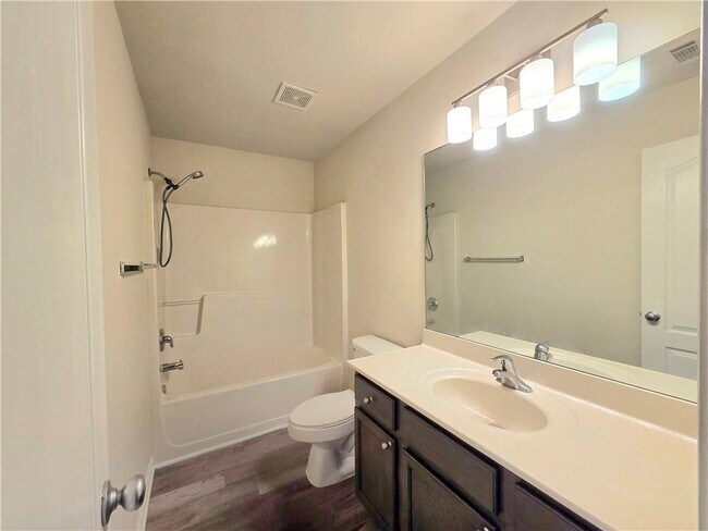 Building Photo - 3044 Cedar Glade Ln NE