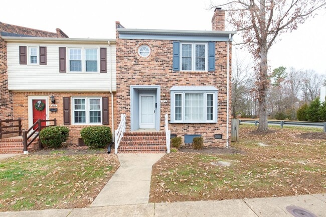 Primary Photo - Wonderful Westend Townhome