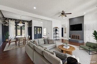 Building Photo - 2800 Bowie Dr